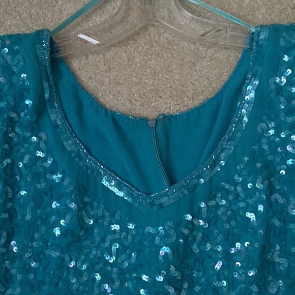 Formal teal sequin top - Picture 2 of 3